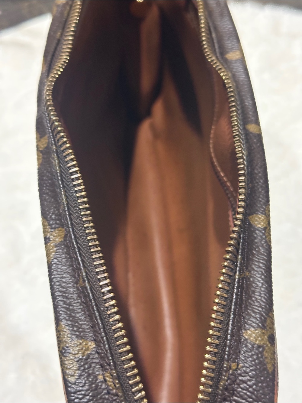 Vintage Louis Vuitton Marly Dragonne wristlet/clutch - Picture 5 of 14